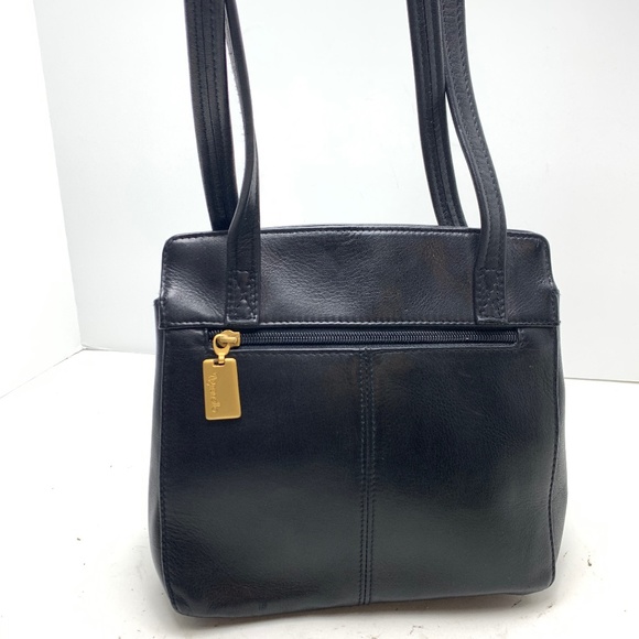 Tignanello Handbags - TIGNANELLO Black Leather Shoulder Bag Purse